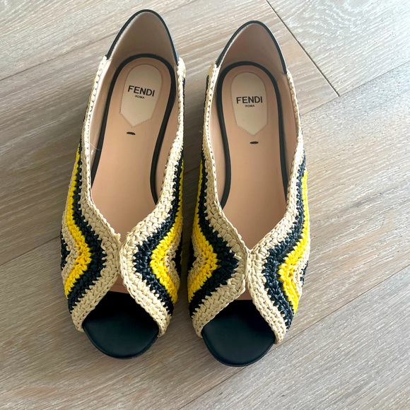 Fendi flats - Picture 1 of 5